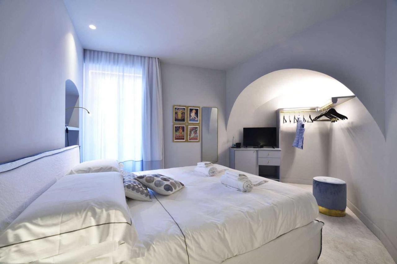 Boutique Hotel De La Ville Laigueglia Exterior photo