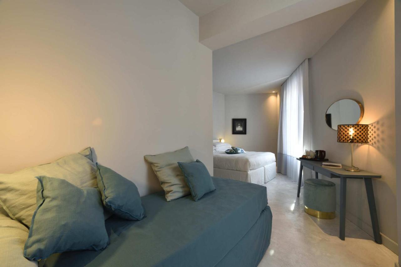 Boutique Hotel De La Ville Laigueglia Exterior photo