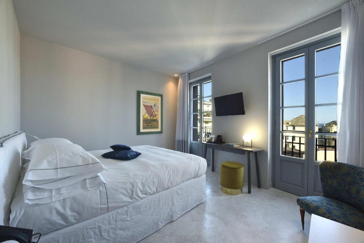 Boutique Hotel De La Ville Laigueglia Exterior photo